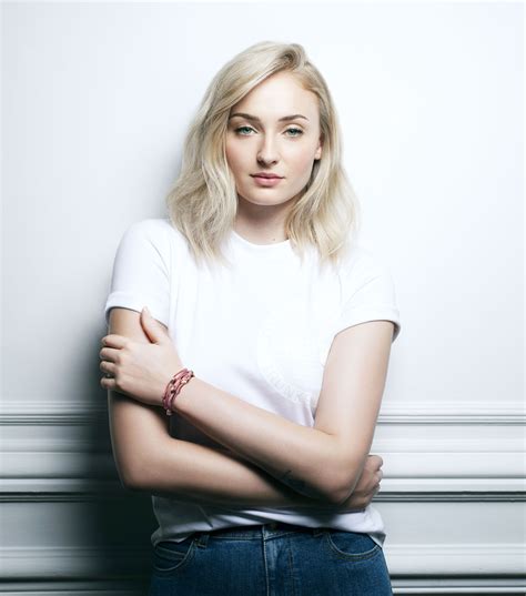 The Promise – Louis Vuitton + Sophie Turner + UNICEF